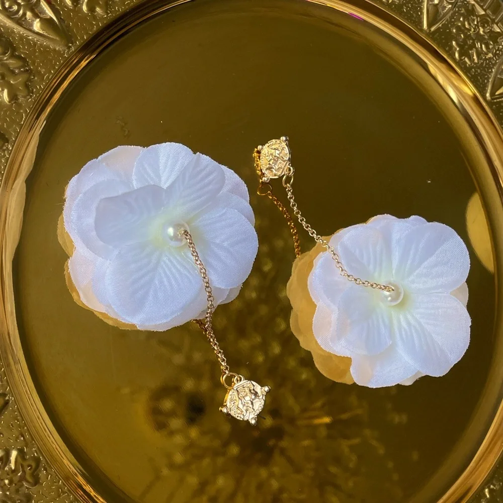 Urban Outfitters Flowers Dangle Earrings